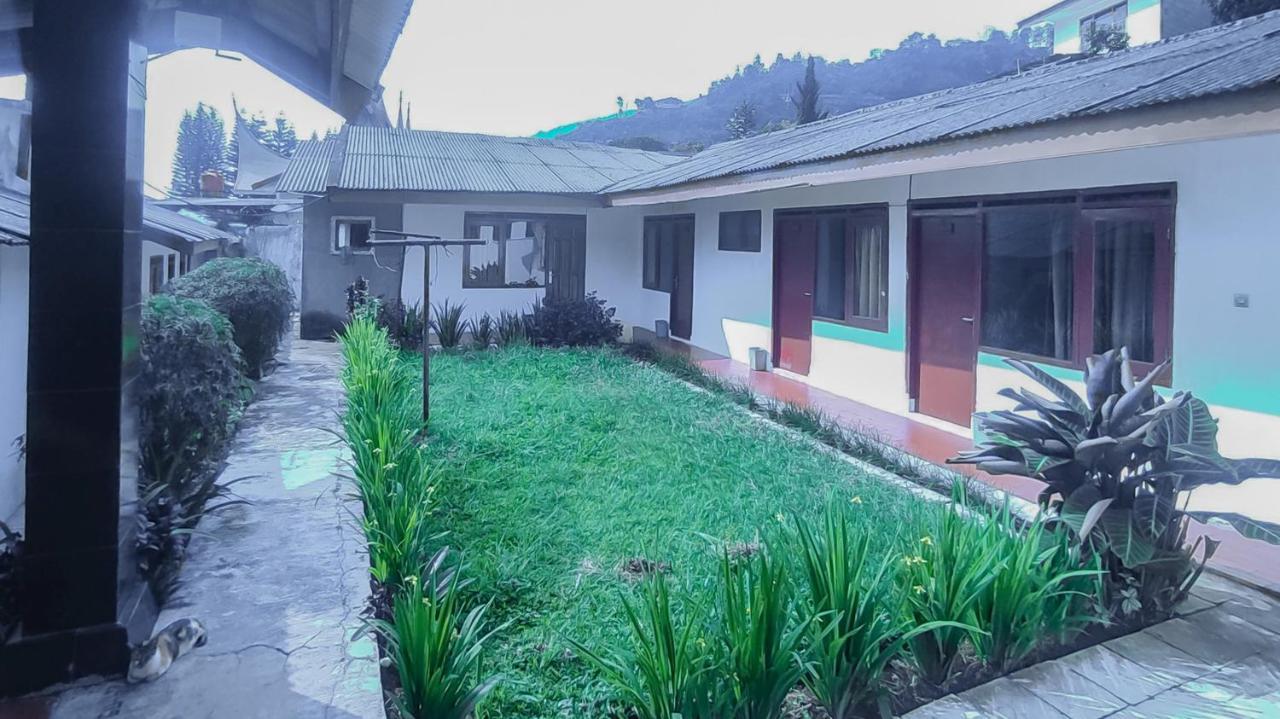 Burangrang Village Mitra Reddoorz Bogor Esterno foto